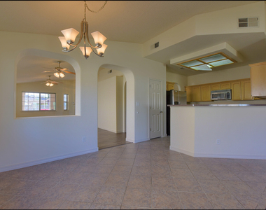 7077 Luz De Sol Drive - Photo Thumbnail 16