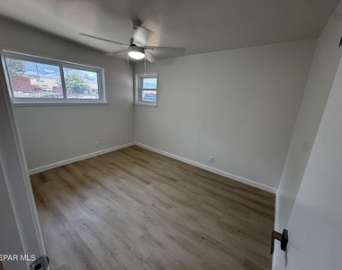 5102 Beals Drive - Photo Thumbnail 2