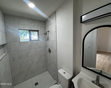 5102 Beals Drive - Photo Thumbnail 4