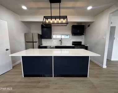 5102 Beals Drive - Photo Thumbnail 10