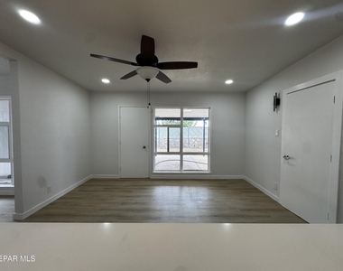 5102 Beals Drive - Photo Thumbnail 12