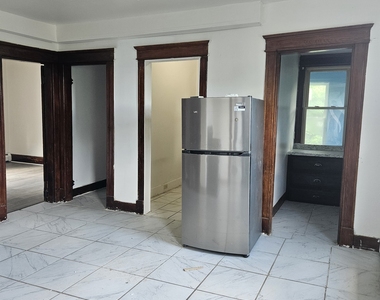 48 Poplar Street - Photo Thumbnail 10