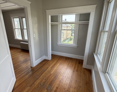 135 East Avenue - Photo Thumbnail 4