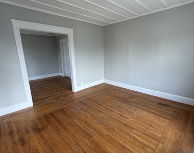 135 East Avenue - Photo Thumbnail 3