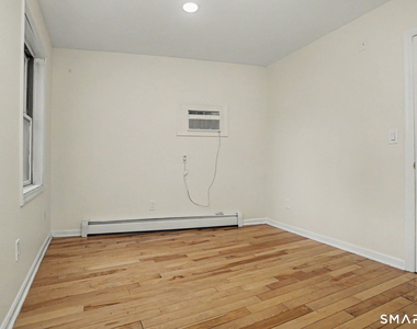 211 Main Street - Photo Thumbnail 4