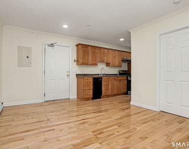 211 Main Street - Photo Thumbnail 1