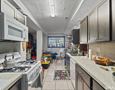 251 Lawrence Street - Photo Thumbnail 3