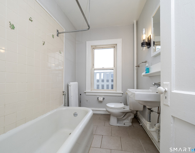 33 Seaview Avenue - Photo Thumbnail 17