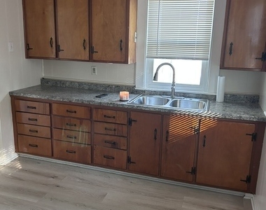 1426 Highland Avenue - Photo Thumbnail 5