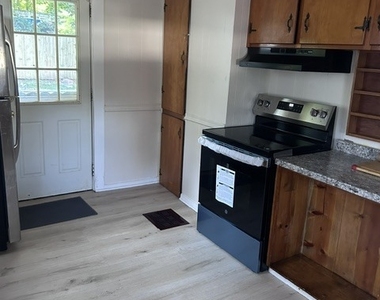 1426 Highland Avenue - Photo Thumbnail 6