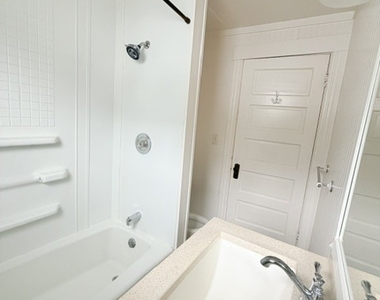 84 Putnam Street - Photo Thumbnail 10