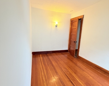 84 Putnam Street - Photo Thumbnail 5