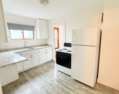 84 Putnam Street - Photo Thumbnail 8