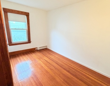 84 Putnam Street - Photo Thumbnail 3