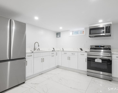77 Alexander Avenue - Photo Thumbnail 3