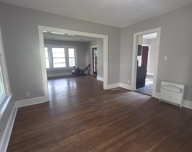 311 Farmington Avenue - Photo Thumbnail 6