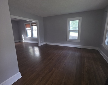 311 Farmington Avenue - Photo Thumbnail 4