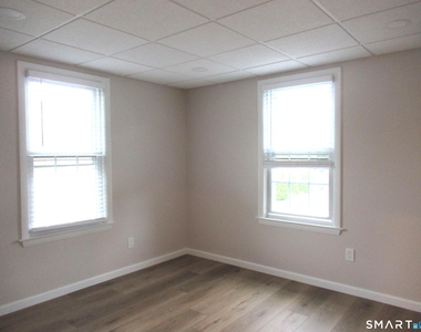 353 Main Street - Photo Thumbnail 5