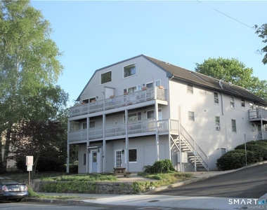 271 Pequot Avenue - Photo Thumbnail 12