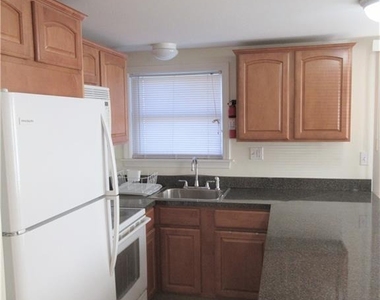 271 Pequot Avenue - Photo Thumbnail 2