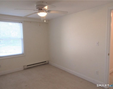 271 Pequot Avenue - Photo Thumbnail 6