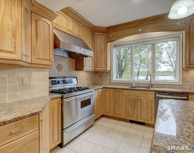 501 Highland Street - Photo Thumbnail 8