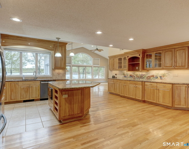 501 Highland Street - Photo Thumbnail 6