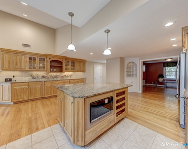 501 Highland Street - Photo Thumbnail 7