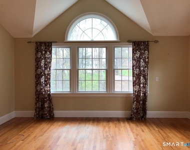 51 Continental Drive - Photo Thumbnail 8