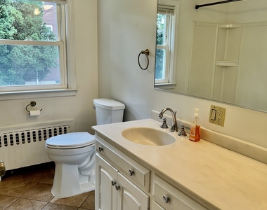 478 Judd Street - Photo Thumbnail 8