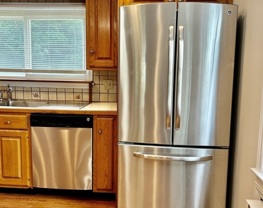 478 Judd Street - Photo Thumbnail 3