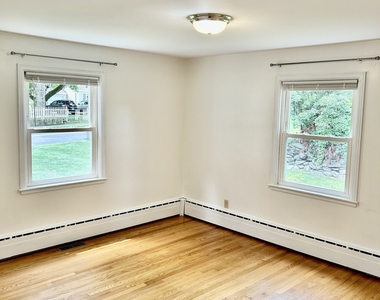 478 Judd Street - Photo Thumbnail 7