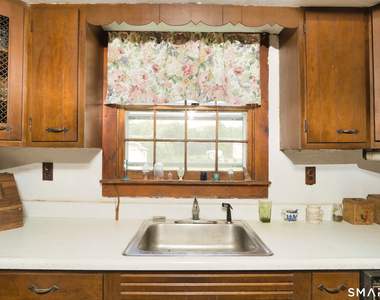 457 Roode Road - Photo Thumbnail 11