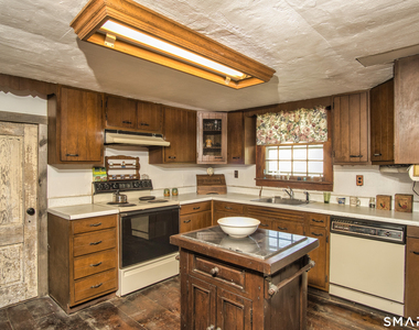 457 Roode Road - Photo Thumbnail 10