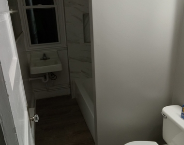 20 Beatty Street - Photo Thumbnail 6