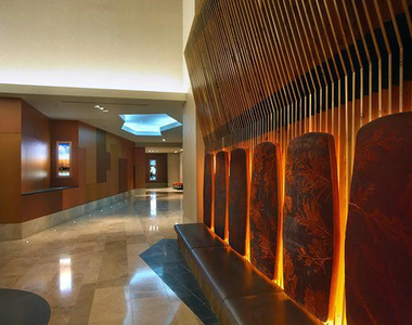 Center Boulevard - Photo Thumbnail 16