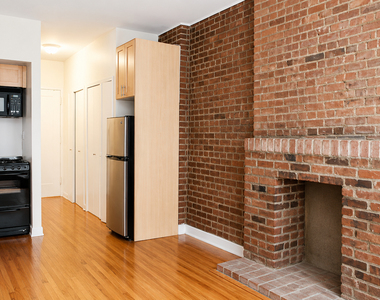 E 84th Street & Lexington Avenue - Photo Thumbnail 1