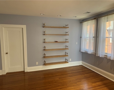 703 Saint James St - Photo Thumbnail 30