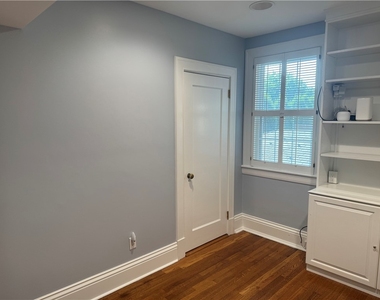 703 Saint James St - Photo Thumbnail 40