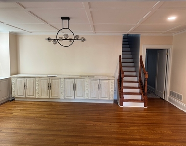 703 Saint James St - Photo Thumbnail 18