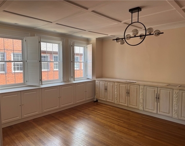 703 Saint James St - Photo Thumbnail 16