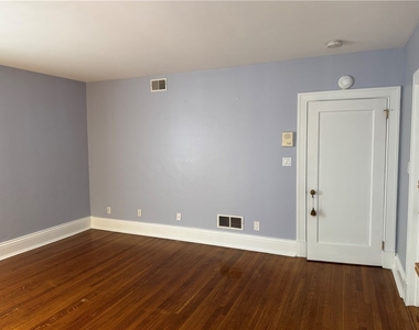 703 Saint James St - Photo Thumbnail 29