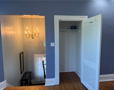 703 Saint James St - Photo Thumbnail 10
