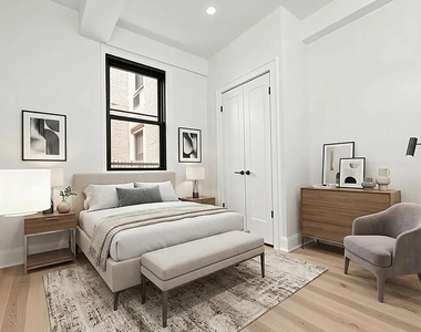 320 East 46th Street - Photo Thumbnail 3
