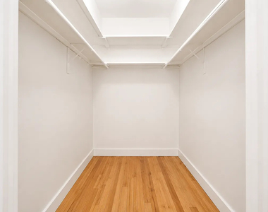 230 East 30th Street - Photo Thumbnail 13