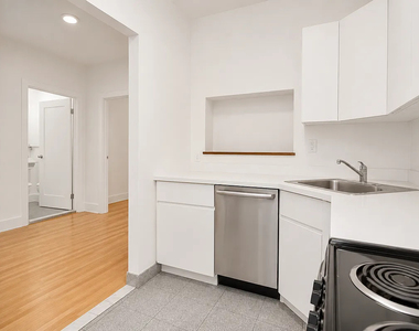 230 East 30th Street - Photo Thumbnail 10