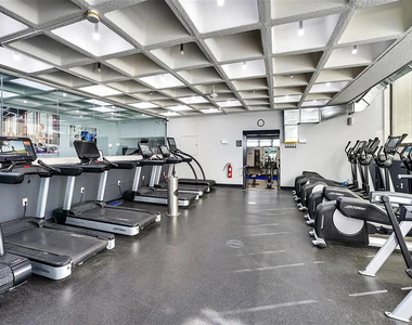 213 East 37th Street - Photo Thumbnail 19