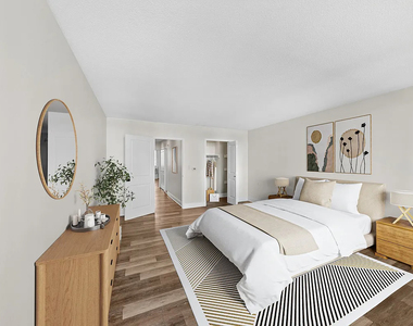 213 East 37th Street - Photo Thumbnail 2