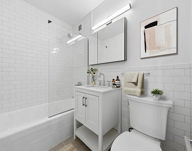 213 East 37th Street - Photo Thumbnail 3