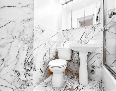 326 East 58th Street - Photo Thumbnail 4